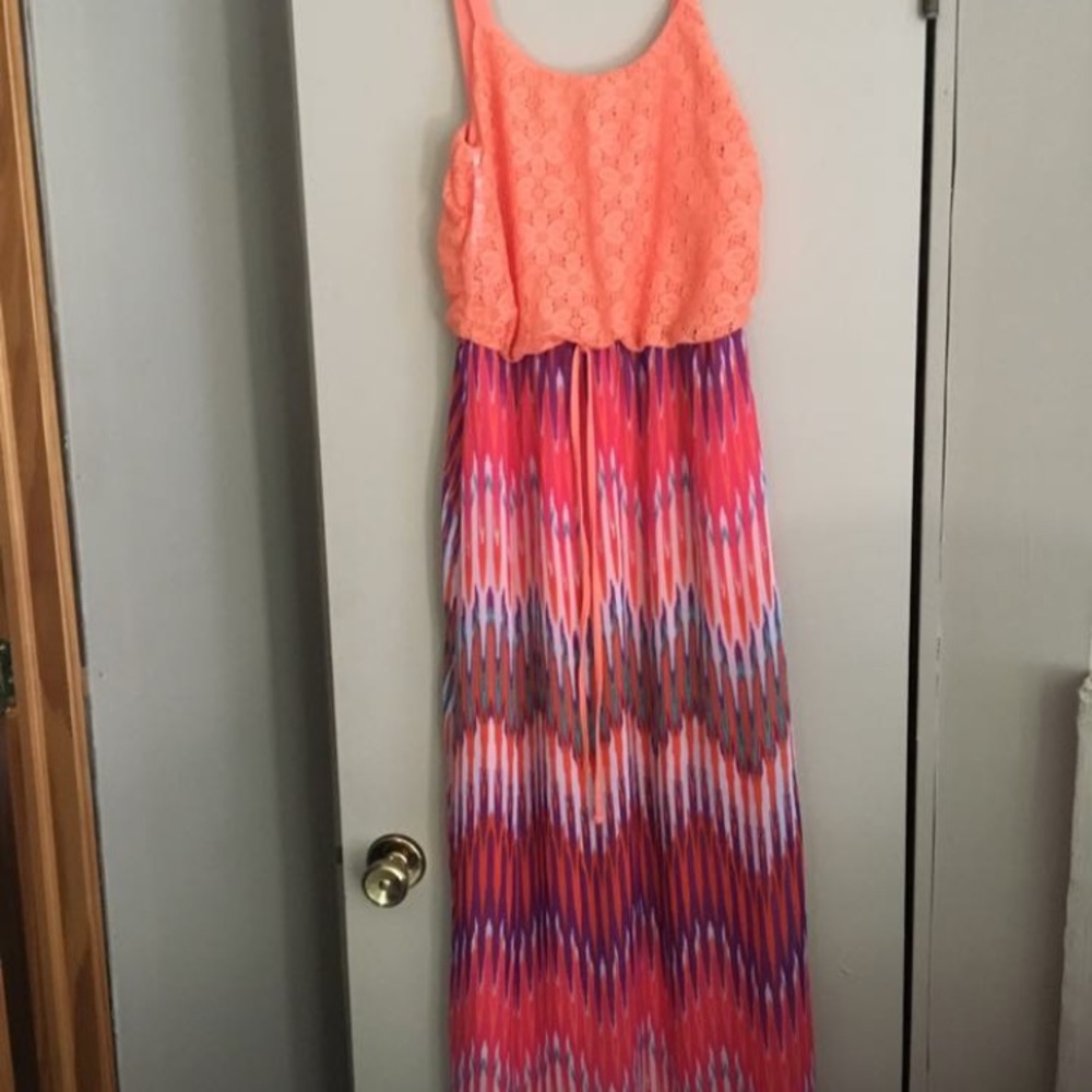 Colorful Coral/Pink Zigzag Maxi Dress